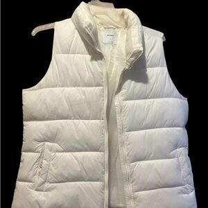 Old Navy White Puffer Vest